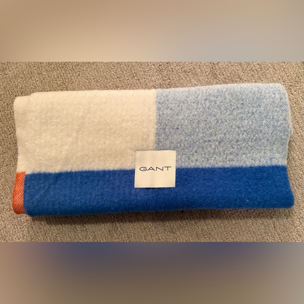 Gant- Checked Woven Scarf- Fringed Edges- Brand new!!! One size! - Picture 5 of 6